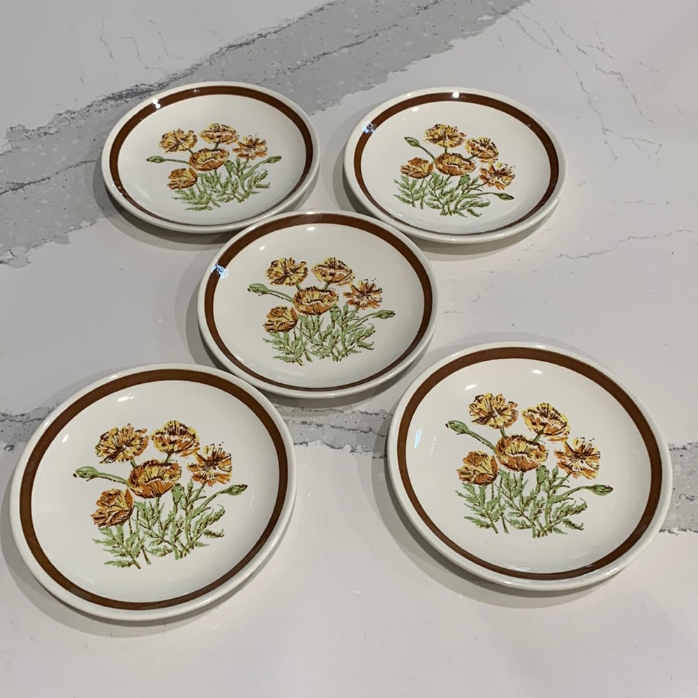 Vintage floral dessert or salad plates